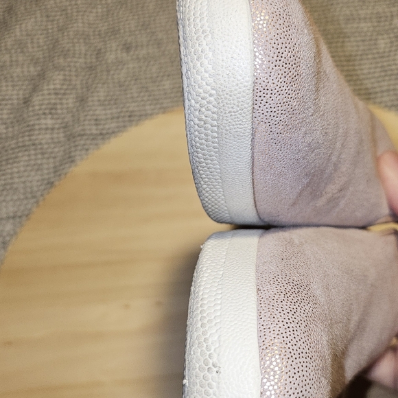 Size 7.5 FitFlop Rose Gold Suede Superskate Mule/Slide - Picture 4 of 11